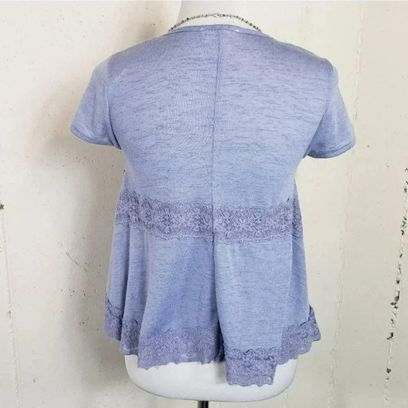 Cloud chaser XS periwinkle flowy top - Picture 3 of 5